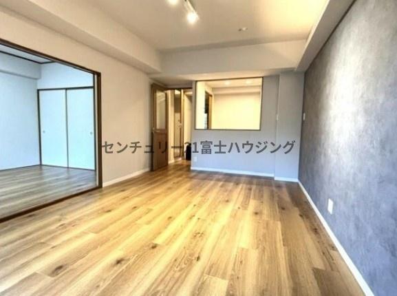 �_�ސ쌧������s���c1���ڂ̒��Ã}���V�����̃��r���O