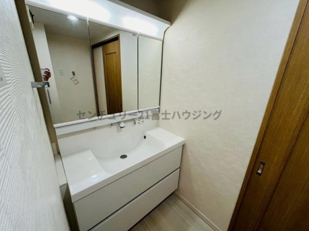�_�ސ쌧������s���b1���ڂ̒��Ã}���V�����̐��ʑ�E���ʏ�
