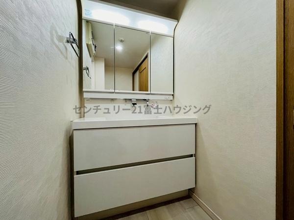 �_�ސ쌧������s���b1���ڂ̒��Ã}���V�����̐��ʑ�E���ʏ�