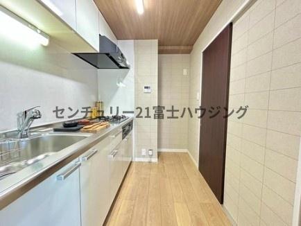 �_�ސ쌧����s�~�s1���� 19-8�̒��Ã}���V�����̃L�b�`��