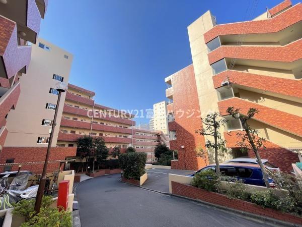 �_�ސ쌧����s�А��C��1���� 8-22�̒��Ã}���V�����̃G���g�����X
