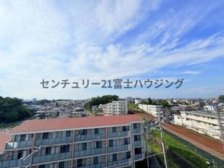 �_�ސ쌧����s�T���̒��Ã}���V�����̏Z�˂���̒��]�ʐ^