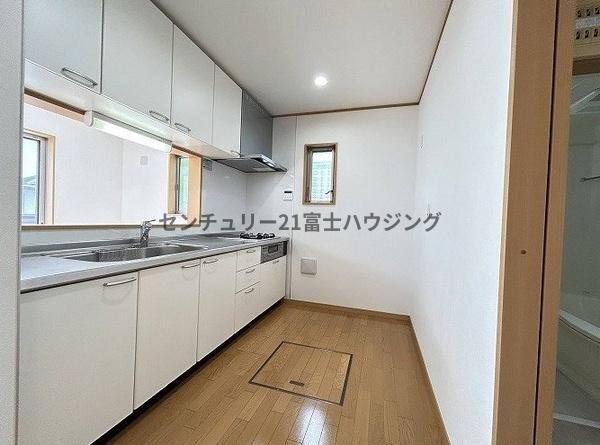 �_�ސ쌧����s�Ŗ߂̒��È�ˌ��ẴL�b�`��