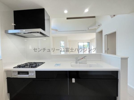 �_�ސ쌧������s���c1���ڂ̐V�z��ˌ��ẴL�b�`��