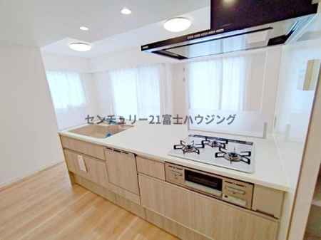 �_�ސ쌧����s������2���ڂ̒��Ã}���V�����̃L�b�`��