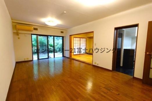 �_�ސ쌧����s�ғ�������2���ڂ̒��Ã}���V�����̃��r���O