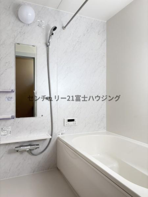 �_�ސ쌧������s��̐V�z��ˌ��Ă̗���