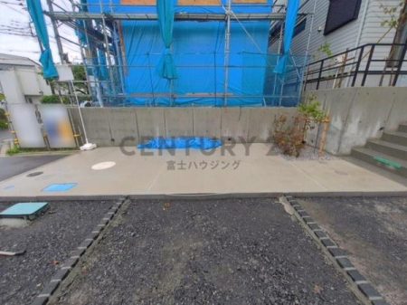 �_�ސ쌧����s����������1���ڂ̐V�z��ˌ��Ă̒��ԏ�