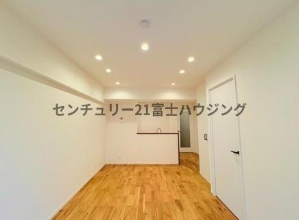 �_�ސ쌧����s�ғ����C��4���ڂ̒��Ã}���V�����̃��r���O