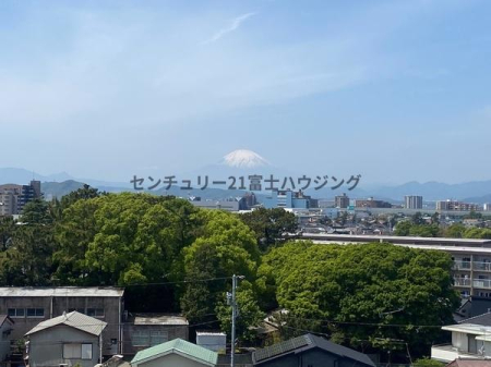 �_�ސ쌧������s�\�ԍ�3���ڂ̒��Ã}���V�����̏Z�˂���̒��]�ʐ^
