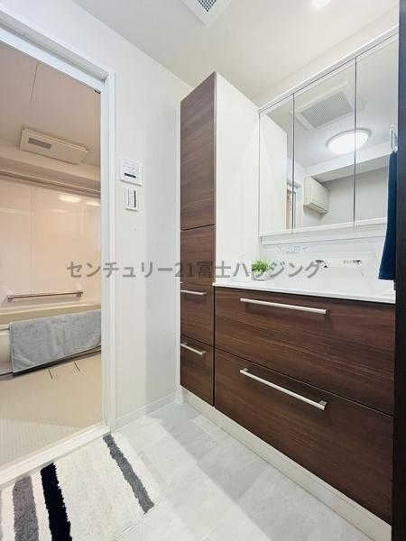 �_�ސ쌧���ˎs�㊯���̒��Ã}���V�����̐��ʑ�E���ʏ�