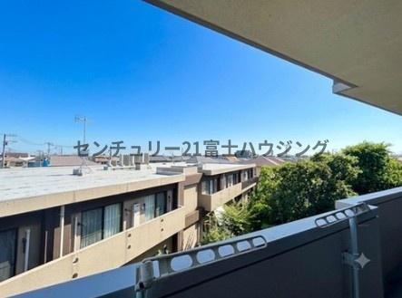 �_�ސ쌧����s�{����2���ڂ̒��Ã}���V�����̏Z�˂���̒��]�ʐ^