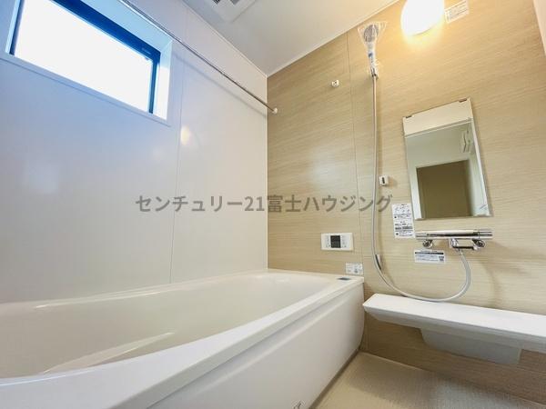 �_�ސ쌧������s�Ђ΂肪�u�̐V�z��ˌ��Ă̗���