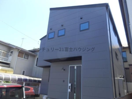 �_�ސ쌧������s����1���ڂ̐V�z��ˌ��Ă̌��n�O�ώʐ^