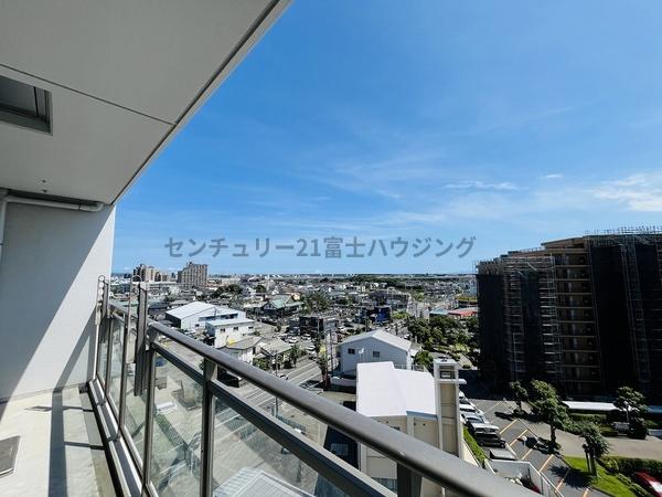 �_�ސ쌧������s���h�̒��Ã}���V�����̏Z�˂���̒��]�ʐ^