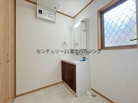 �_�ސ쌧������s�~���̒��È�ˌ��Ă̐��ʑ�E���ʏ�