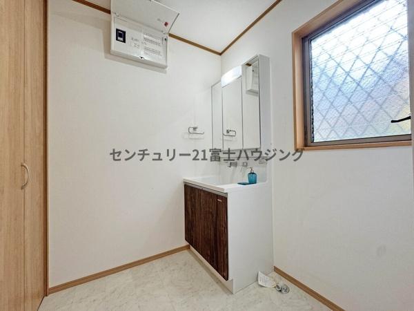�_�ސ쌧������s�~���̒��È�ˌ��Ă̐��ʑ�E���ʏ�