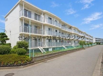 神奈川県茅ヶ崎市松が丘2丁目の中古マンションの現地外観写真