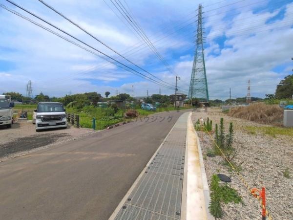 �_�ސ쌧����s�p�c�̓y�n�̑O�ʓ��H�܂ތ��n�ʐ^