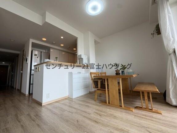 �_�ސ쌧������s������̒��Ã}���V�����̃��r���O