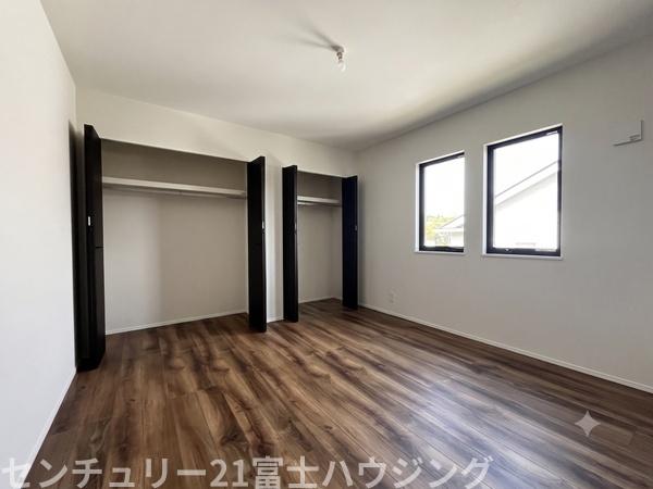 �_�ސ쌧����s�H��5���ڂ̐V�z��ˌ��Ă̗m��