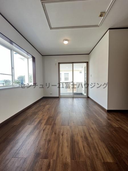 �_�ސ쌧����s�����C��3���ڂ̒��È�ˌ��Ă̐Q��