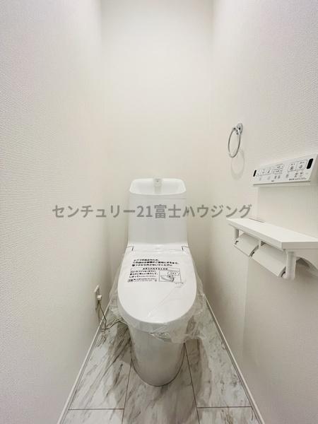 �_�ސ쌧������s�l�{��̐V�z��ˌ��Ẵg�C��