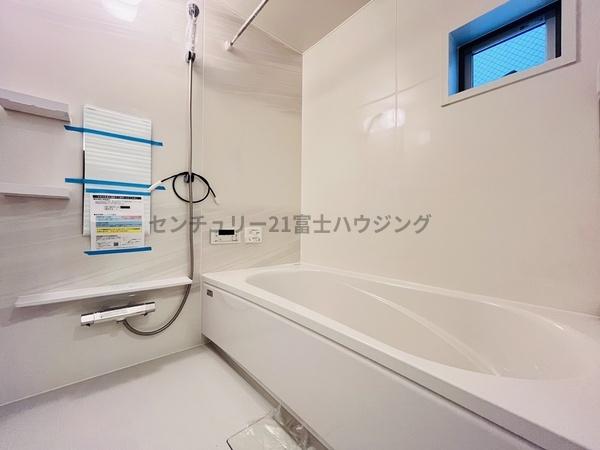 �_�ސ쌧������s�l�{��̐V�z��ˌ��Ă̗���