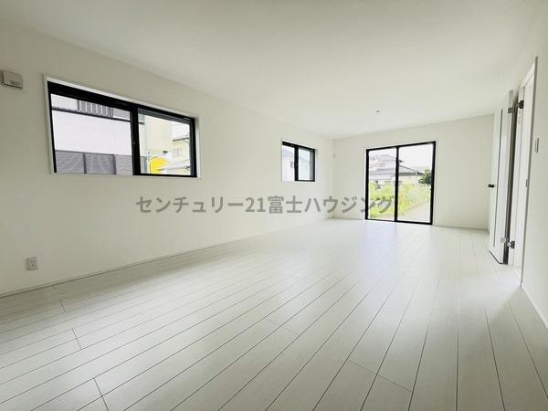 �_�ސ쌧������s�l�V���̐V�z��ˌ��Ẵ��r���O