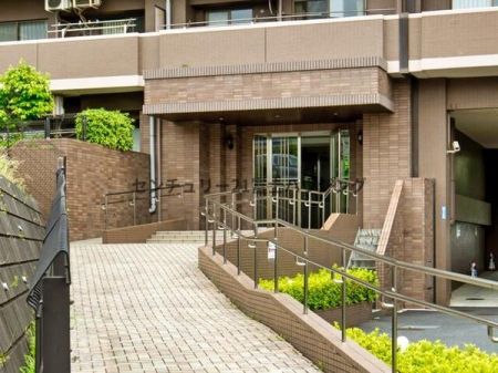 �_�ސ쌧����s�P�s��1���ڂ̒��Ã}���V�����̃G���g�����X