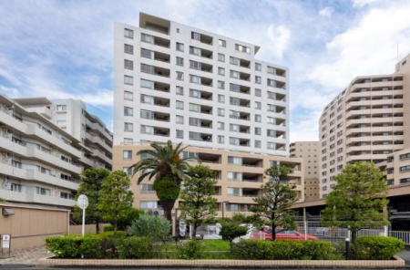 神奈川県藤沢市片瀬海岸1丁目の中古マンションの現地外観写真
