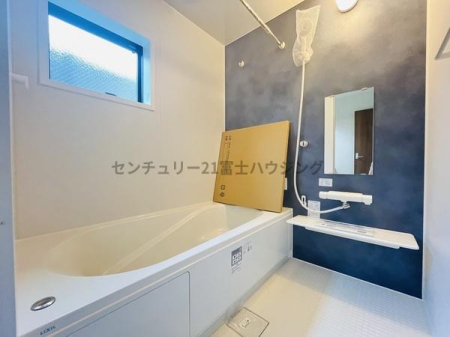 �_�ސ쌧������s�����u�̐V�z��ˌ��Ă̗���