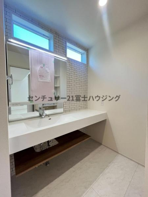 �_�ސ쌧������s����3���ڂ̐V�z��ˌ��Ă̐��ʑ�E���ʏ�