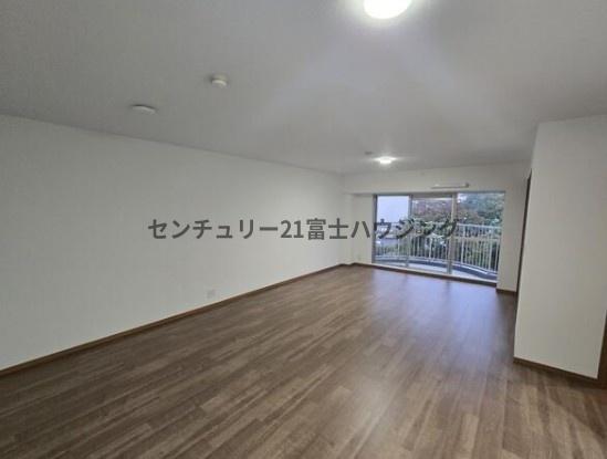 �_�ސ쌧���q�s���{�̒��Ã}���V�����̃��r���O