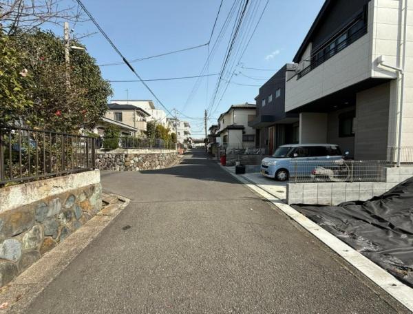 �_�ސ쌧����s�T���̓y�n�̑O�ʓ��H�܂ތ��n�ʐ^
