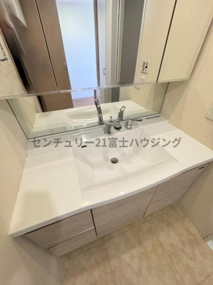 �_�ސ쌧����s�ғ����C��3���ڂ̒��Ã}���V�����̐��ʑ�E���ʏ�