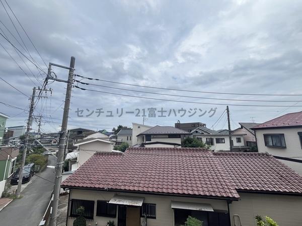 �_�ސ쌧������s�o�����̐V�z��ˌ��Ă̏Z�˂���̒��]�ʐ^