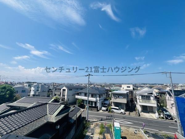 �_�ސ쌧������s�x�m�����̐V�z��ˌ��Ă̏Z�˂���̒��]�ʐ^