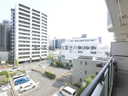 �_�ސ쌧����s����̒��Ã}���V�����̏Z�˂���̒��]�ʐ^
