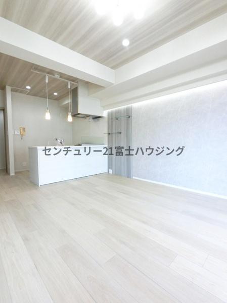 �_�ސ쌧����s����̒��Ã}���V�����̃��r���O