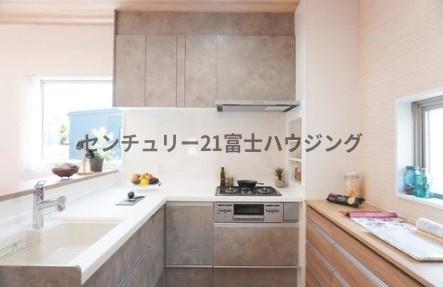�_�ސ쌧����s����������4���ڂ̒��È�ˌ��ẴL�b�`��