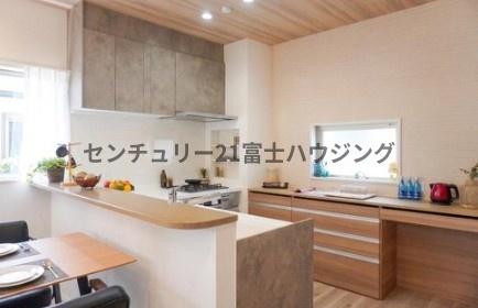 �_�ސ쌧����s����������4���ڂ̒��È�ˌ��ẴL�b�`��