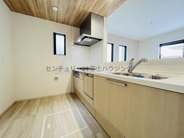 �_�ސ쌧���ˎs���l���̐V�z��ˌ��ẴL�b�`��