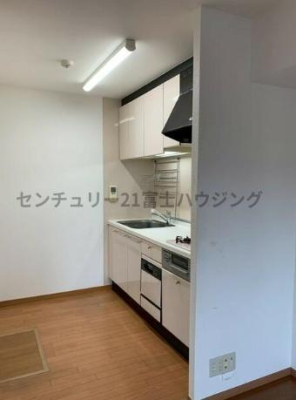 �_�ސ쌧���ˎs���Β��̒��Ã}���V�����̃L�b�`��
