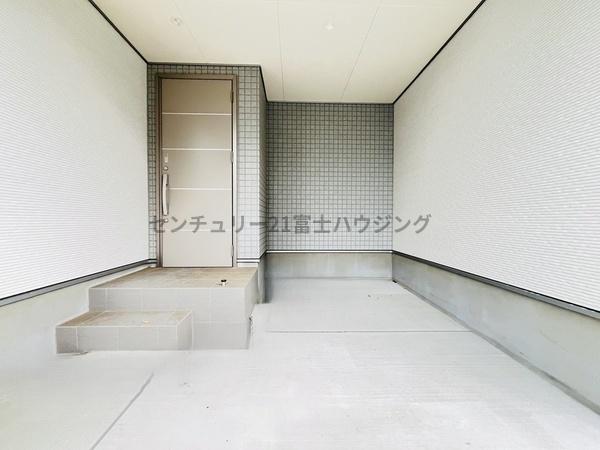 �_�ސ쌧������s�o�����̐V�z��ˌ��Ă̒��ԏ�
