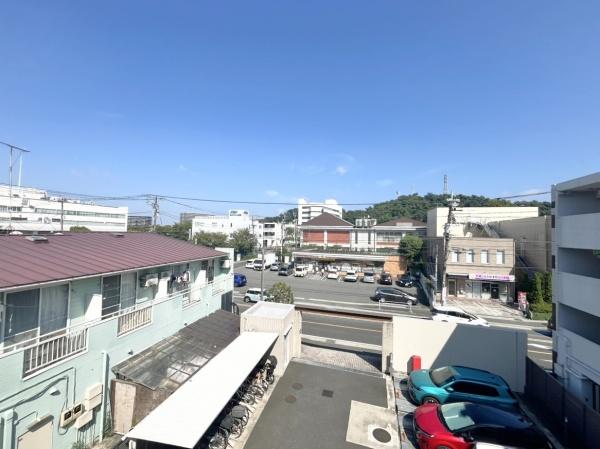 �_�ސ쌧����s�А��̒��Ã}���V�����̏Z�˂���̒��]�ʐ^