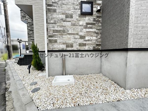 �_�ސ쌧����s�H��5���ڂ̐V�z��ˌ��Ă̂��̑����n