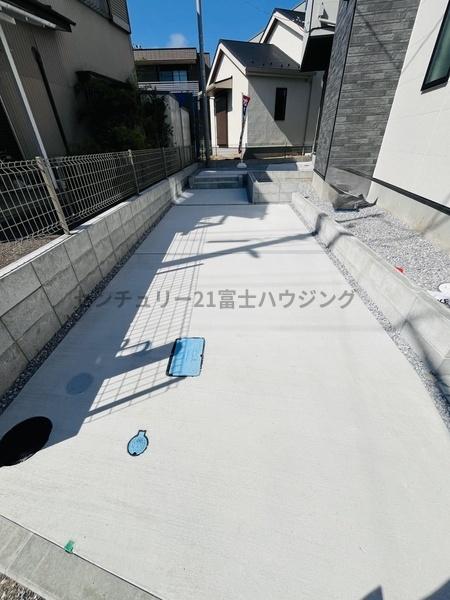 �_�ސ쌧������s�����u2���ڂ̐V�z��ˌ��Ă̒��ԏ�