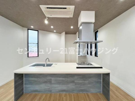 �_�ސ쌧����s�А�3���ڂ̒��È�ˌ��ẴL�b�`��