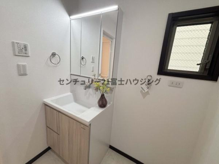 �_�ސ쌧������s�������̒��È�ˌ��Ă̐��ʑ�E���ʏ�